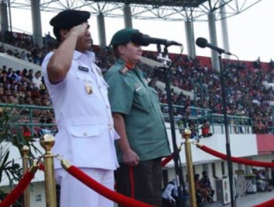 Kepala Staf Umum TNI, Laksdya TNI Ade Supandi saat menutup kejuaraan terjun payung militer.  SUMUT BERITA | NAIL