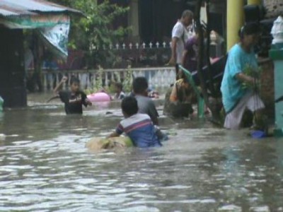 Banjir yang melanda tiga kecamatan di kota Binjai. SUMUT BERITA | PAIYAN