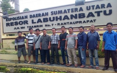 Pengurus Geram saat hendak mengantar surat pemberitahuan unjuk rasa di Polres Labuhanbatu. SUMUT BERITA | FENDRY NABABAN