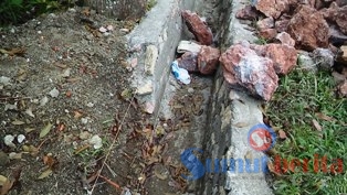 Lebar dingding drainase tajam kebawah, contoh proyek salah satu keluarga anggota DPRD Tapanuli Utara.