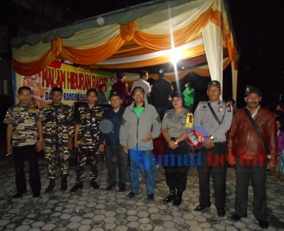 Dan Kosatgasda FKPPI Karo Andicha KP Sembiring (ketiga dari kiri) berfoto bersama Kapolres Karo AKBP Viktor Togi Tambunan, Camat Kabanjahe Gelora Fajar Purba dan Kasat Binmas Polres Karo AKP Ariasda br Ginting. SUMBER/pardi simalango
