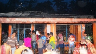 Kondisi rumah yang terbakar. 