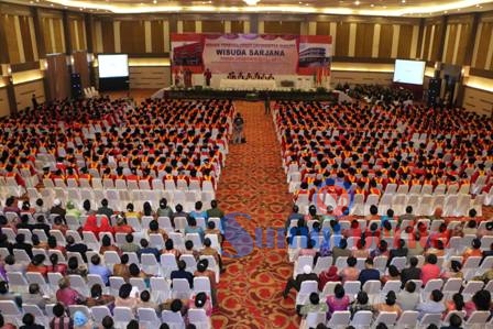 Acara wisuda Sarjana Strata 1 Universitas Quality di Medan International Convention Center, Selasa (3/11/15). SUMBER/dok