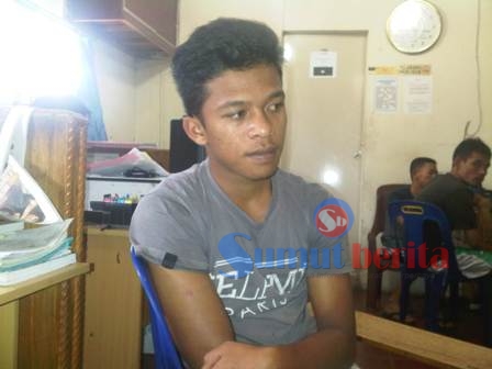 Pelaku saat berada di ruang Sat Reskrim Polres Karo. SUMBER/pardi simalango