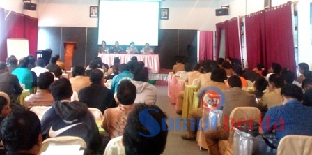 Bimtek penyusunan APBDes Kabupaten Karo dilaksanakan di Hotel Rudang Mayang Berastagi, Selasa (28/6/2016). SUMBER/pardi simalango