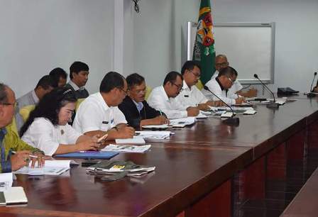 Pelaksanaan FGD Penyusunan Rencana Pembangunan Infrastruktur Terpadu Kawasan Pariwisata Pegunungan dan Budaya Berastagi di ruang rapat Bupati Karo, Rabu (11/2/2016). SUMBER/pardi simalango